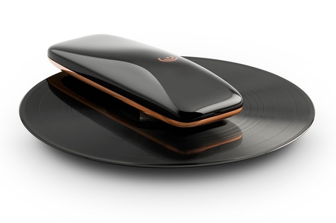 LOVE: Smart, high-end portable turntable