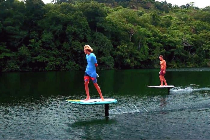 This motorized hydrofoil surfboard can 'fly' over the water at 25 mph