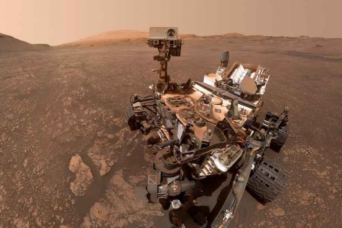 NASA Curiosity Rover Takes Mars Detour, Ventures Into the Unknown