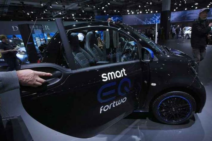 China's Geely and Mercedes-Benz invest $780 million to make electric Smart cars