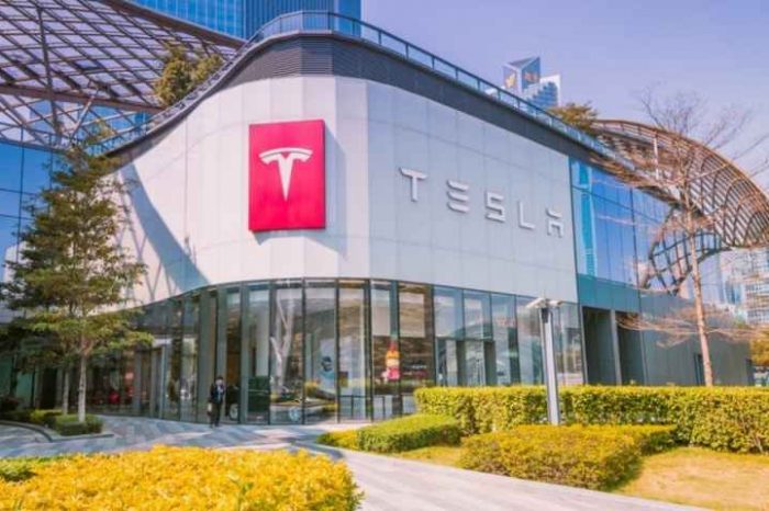 Tesla is hiring over 10,000 people for its Giga Texas factory