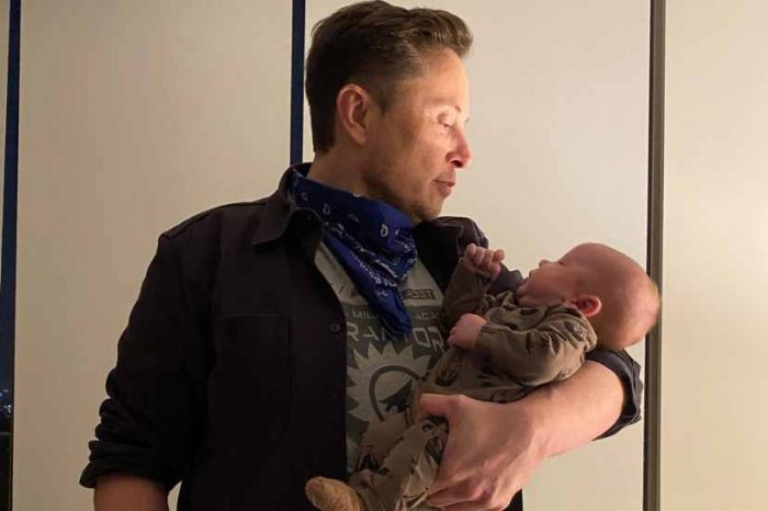 Elon Musk shares the picture of his new baby - 'Das baby kann noch keinen löffel benutzen'