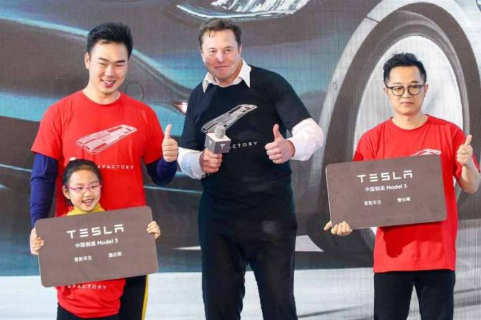 Elon Musk praises the Chinese and blames America: "Chinese citizens are ‘smart‘ and ‘hard-working people,‘ America is full of ‘complacency and entitlement,’" Musk says