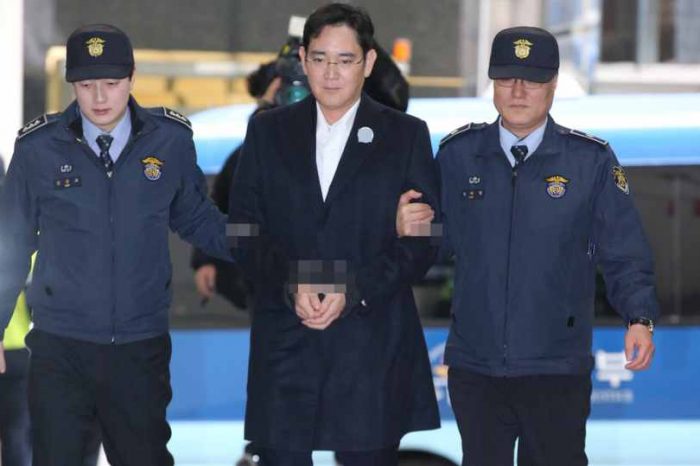 Vice-chairman and heir of Samsung, Lee Jae-Yong, indicted on new fraud charges. He's set to appear in court today