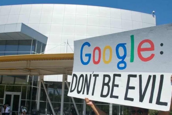 Top Google Engineer turned whistleblower resigned from the company, reveals Google changed its algorithm to spread negative news about former U.S. President Trump