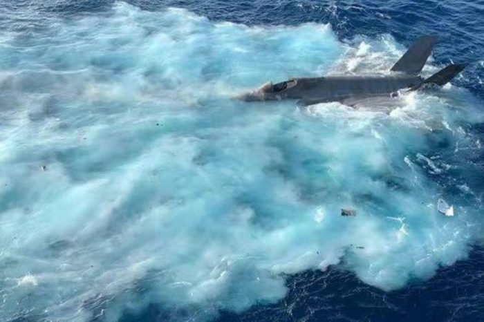 US Navy confirms that $100 million advanced fighter jet F-35 crashed and sank to the bottom of the South China Sea: Watch the newly emerged video