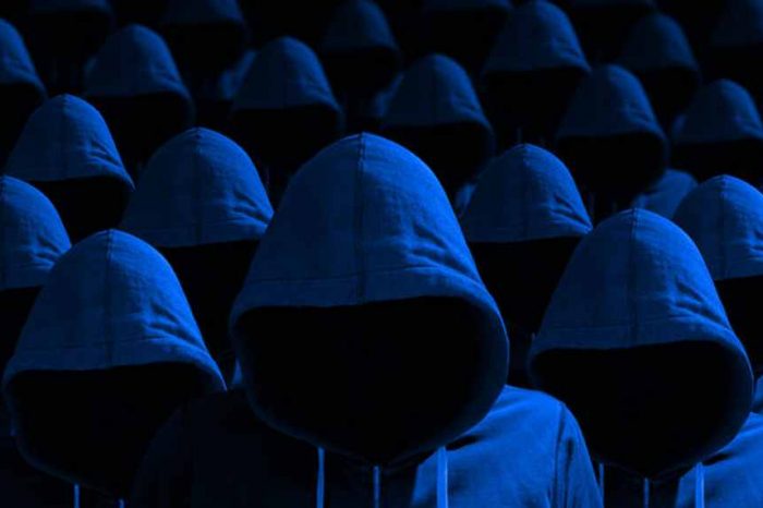 About half a million global hackers join forces to unleash hell on Russian military, banking, and communication networks