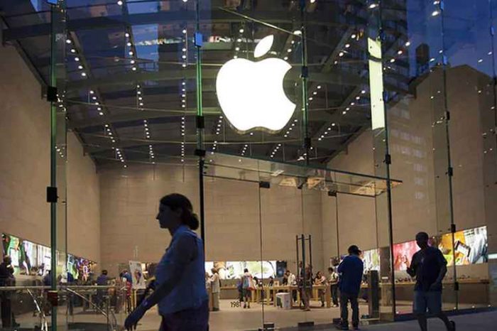 Former Apple employee charged with defrauding more than $10 million from the iPhone maker