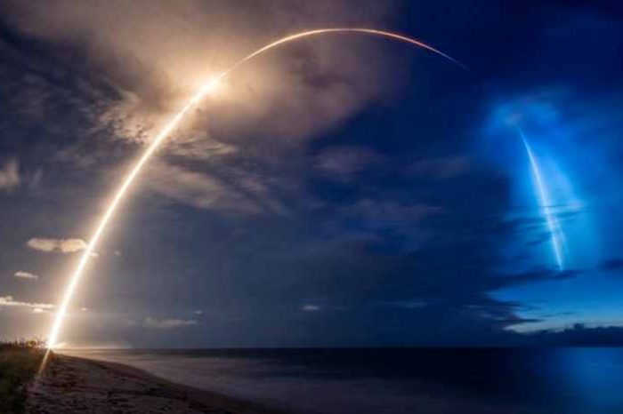 Watch Falcon 9 launch 60 Starlink satellites