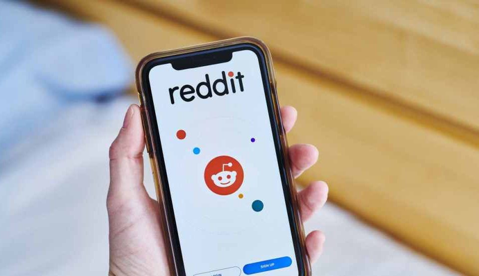 Reddit to lay off about 5% of its workforce