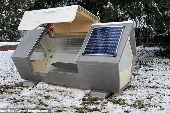 Germany is now offering futuristic 'coffin-like' sleeping pods to its homeless citizens