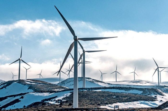 Here is why wind turbines keep working in cold climate while the ones in Texas don't