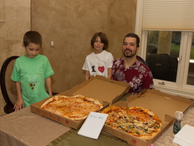 Kodėl „Pizza Hut“ stengiasi prieš „Domino“ ir „Papa John“