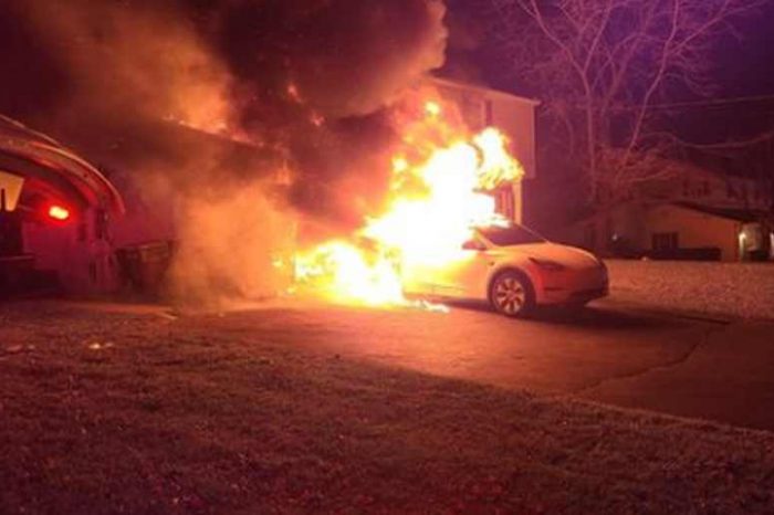 A Tesla charging in the driveway catches fire and burned down a Pennsylvania home
