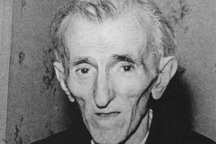 The last words of Nikola Tesla: "All these years that I had spent in the service of mankind brought me nothing but insults and humiliation"