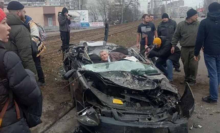 Russian tank runs over Ukrainian civilian car; the driver miraculously survives: Watch | Tech News | Startups News
