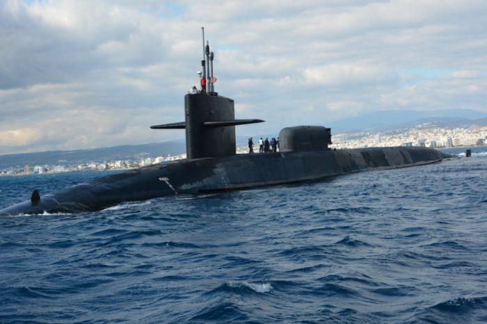 Biden warns of "World War" as US submarine enters Russian waters