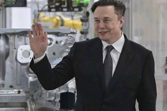 Elon Musk takes control of Twitter; CEO Parag Agrawal, CFO, censorship czar, and other top executives fired 