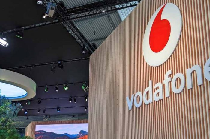 Vodafone inks a $19 billion merger deal with Hutchison to create UK largest mobile company