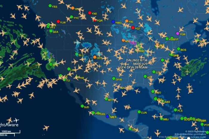 All flights in the US grounded for the first time since 9/11 after FAA suffered a system outage; air traffic resumes
