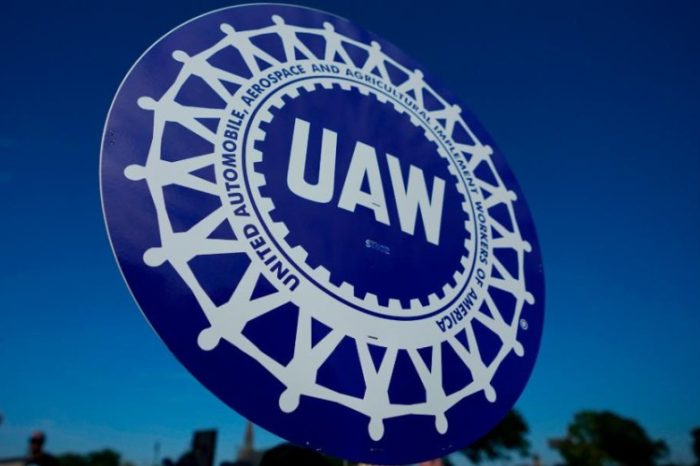 United auto workers (UAW) want "an average pay of $300,000 a year for a 4-day work week," Ford CEO says