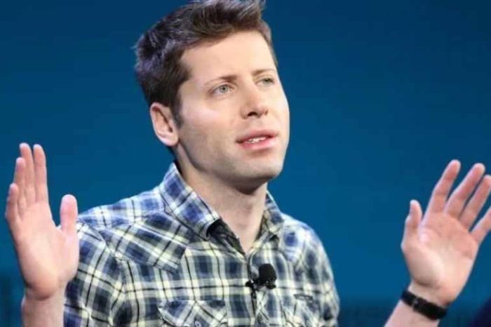 Sam Altman is reportedly discussing a possible return to OpenAI even as he considers launching a new AI venture