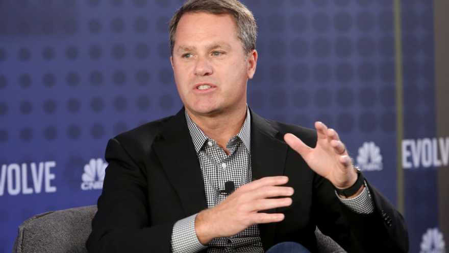 Walmart CEO Doug McMillon to step down in January after 10 years of reinventing the retail giant