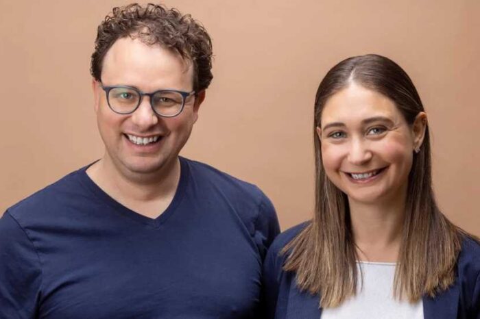 Anthropic in talks to raise $10B at $350B valuation as AI frenzy accelerates