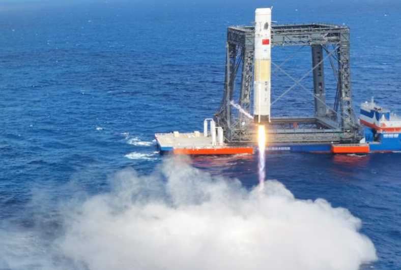 China successfully landed reusable rocket on the sea, closing the gap with SpaceX