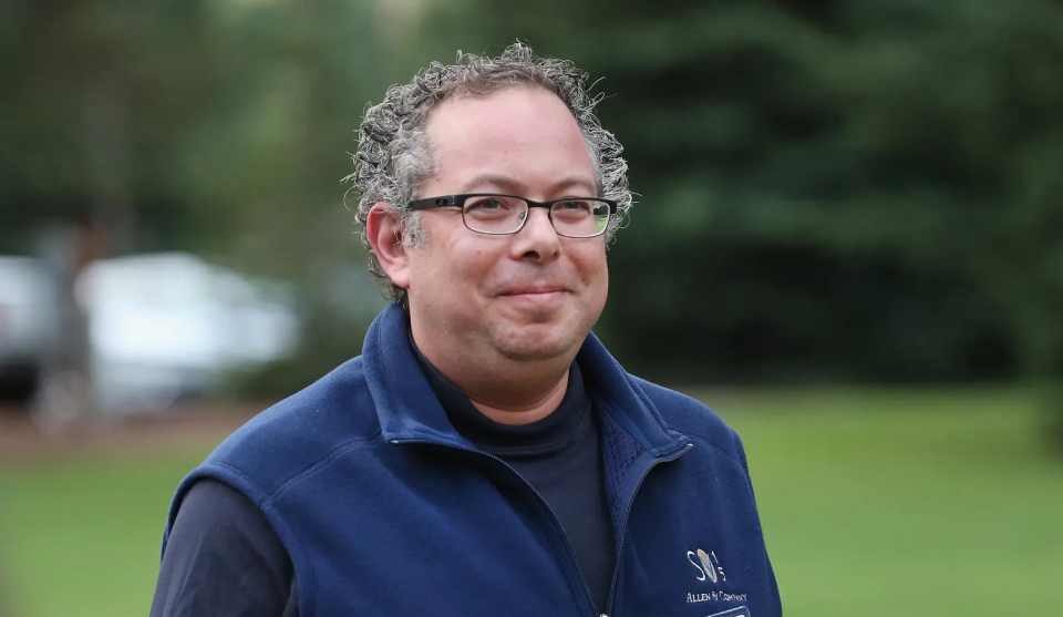 SynthBee emerges from stealth with $100M in funding to bring collaborative intelligence to regulated industries