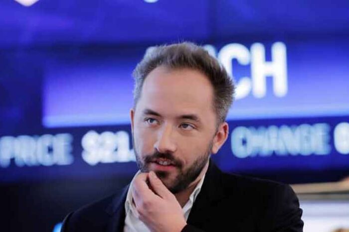 Dropbox founder Drew Houston steps down as CEO to pursue AI ventures